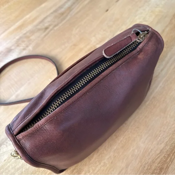 Vintage COACH 70s 80s Carnival Crossbody Brown Leather Small/Med Bag - Picture 5 of 16